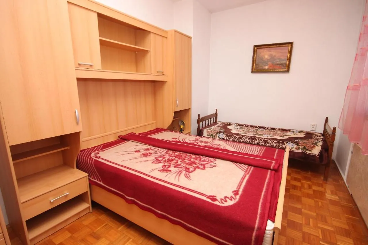 Apartments With A Parking Space Medulin - 7208 克罗地亚